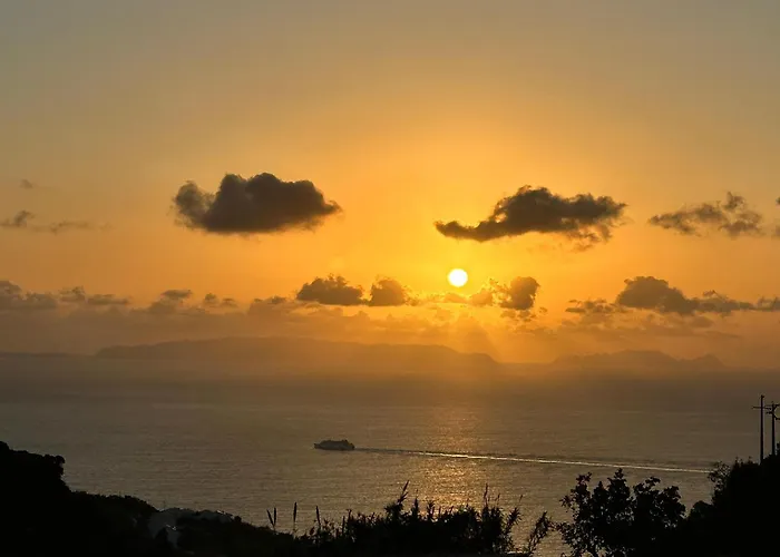 Prestige Solmar - Sea View - Free Covered Parking - Center * Caniço